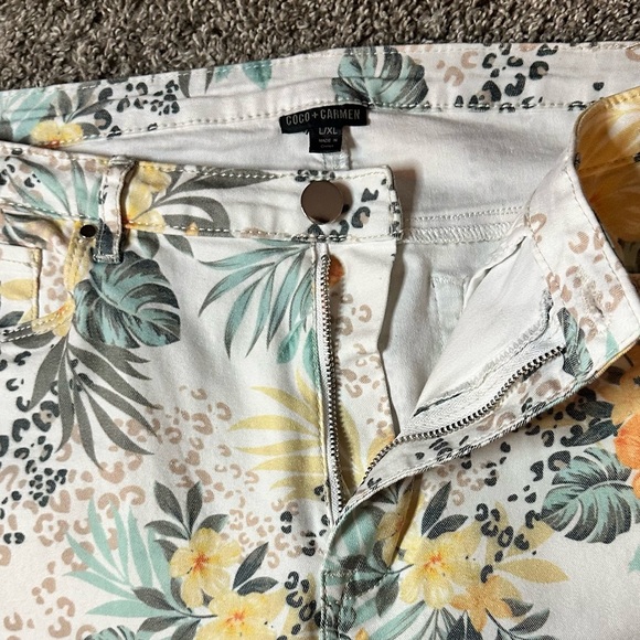 Coco + Carmen Floral Women Jeans - Multicolor - Picture 2 of 6